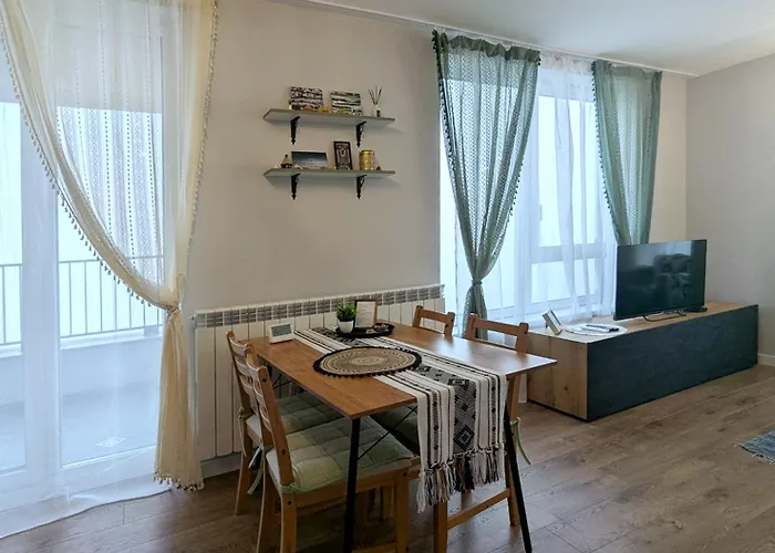 Olive Urban Apartment, Free Parking Апартамент