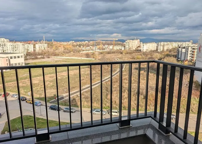 Апартамент Olive Urban Apartment, Free Parking